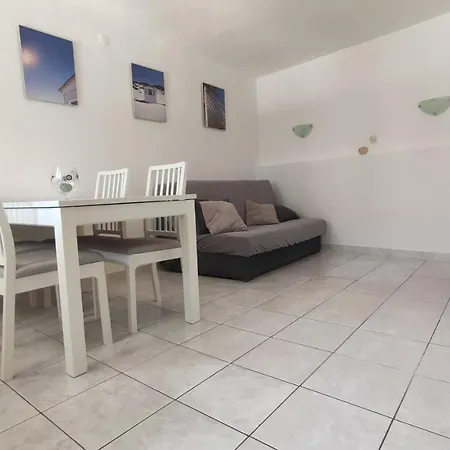 Vacation Toma With Private Outdoor Jacuzzi Donje Selo na Solti