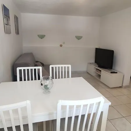 Vacation Toma With Private Outdoor Jacuzzi * Donje Selo na Solti