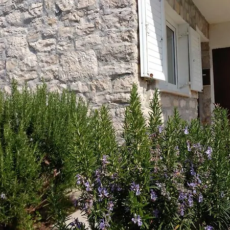 Vacation Toma With Private Outdoor Jacuzzi Holiday home